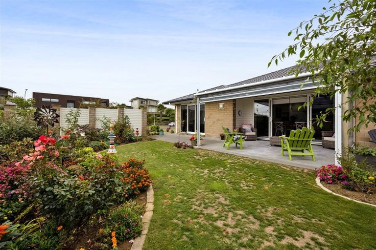 Photo of property in 9 Links Drive, Waiwhakaiho, New Plymouth, 4312