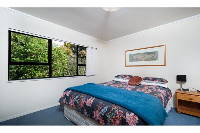 Photo of property in 2 Vintners Close, Huapai, Kumeu, 0810