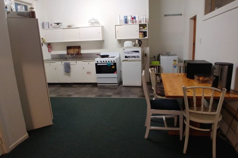 Photo of property in 21 Burnell Avenue, Thorndon, Wellington, 6011