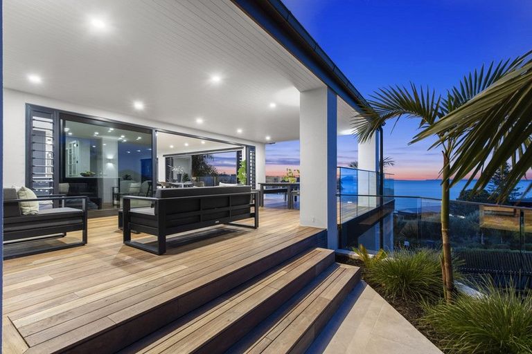 Photo of property in 16 Island View Terrace, Cockle Bay, Auckland, 2014