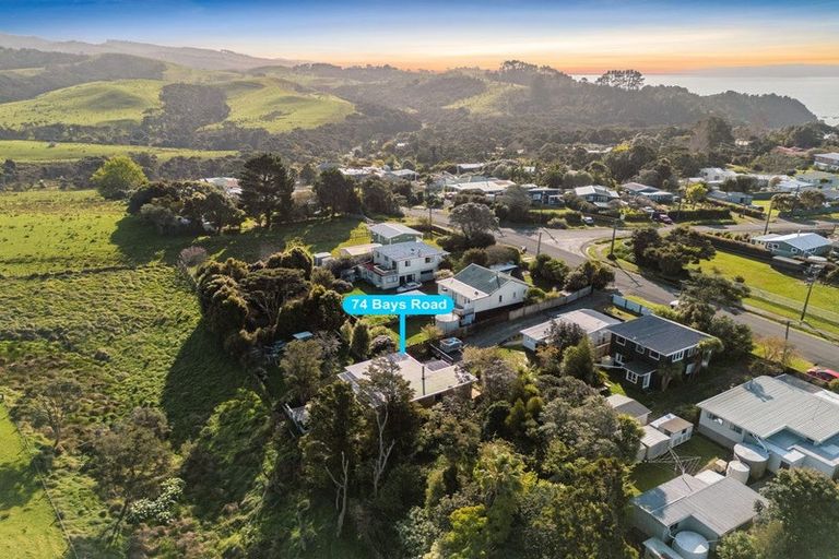 Photo of property in 74 Bays Road, Orere Point, Papakura, 2585