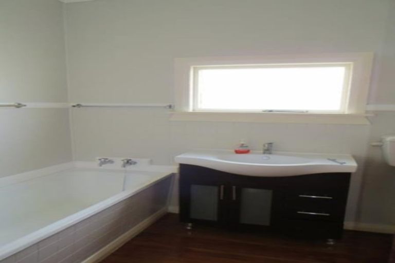 Photo of property in 2 Peace Avenue, Moturoa, New Plymouth, 4310