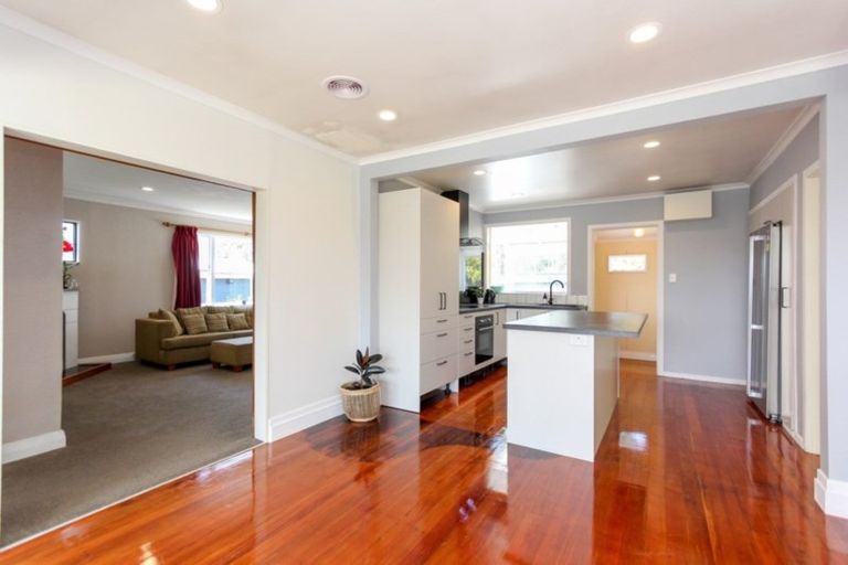 Photo of property in 134 Frankley Road, Frankleigh Park, New Plymouth, 4310