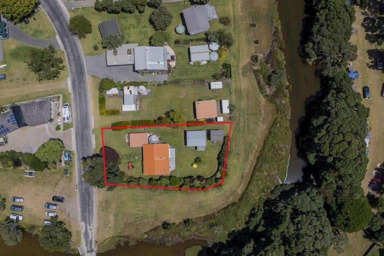 Photo of property in 13 Wigmore Crescent, Hahei, Whitianga, 3591