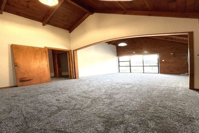 Photo of property in 2 Deodar Place, Totara Heights, Auckland, 2105