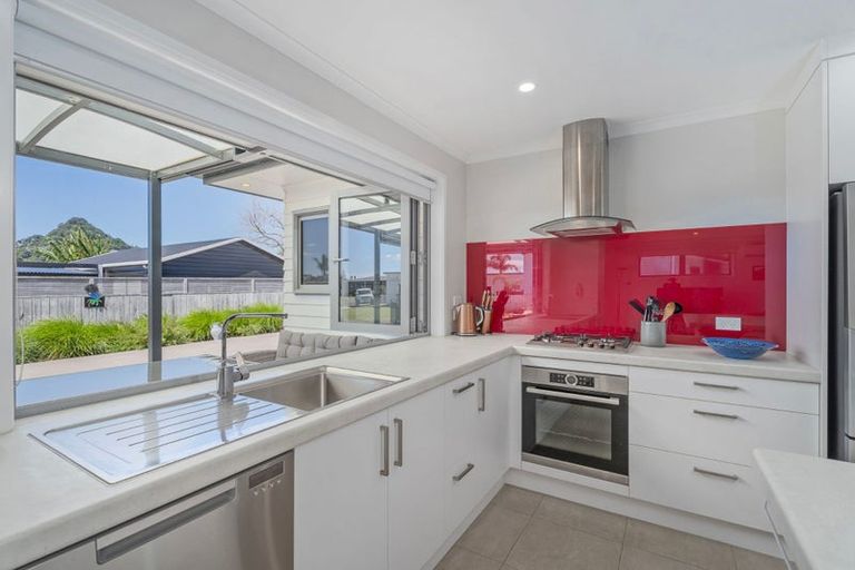 Photo of property in 32 Tairua Palms Place, Tairua, 3508