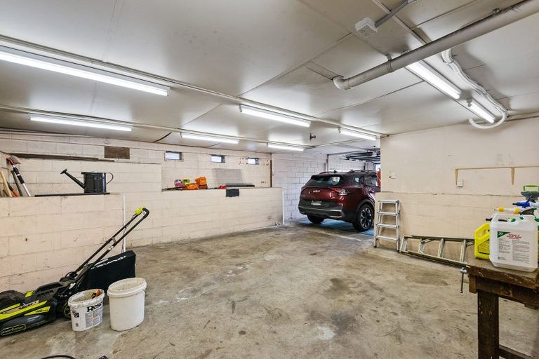 Photo of property in 8 Elwyn Crescent, Green Island, Dunedin, 9018