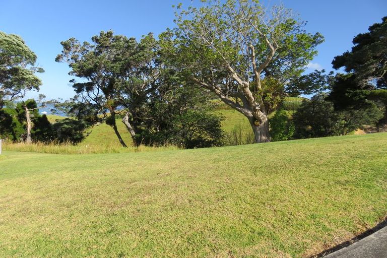 Photo of property in 15 Ongutukura Way, Oakura, Hikurangi, 0184