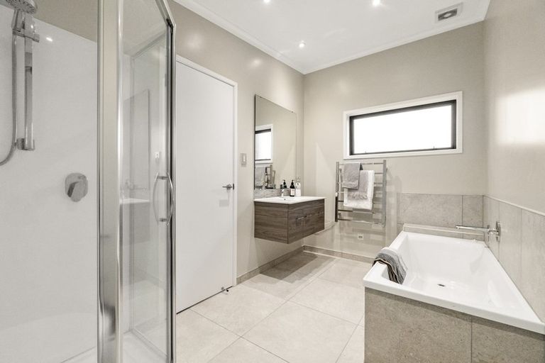 Photo of property in 180 Hobsonville Point Road, Hobsonville, Auckland, 0616