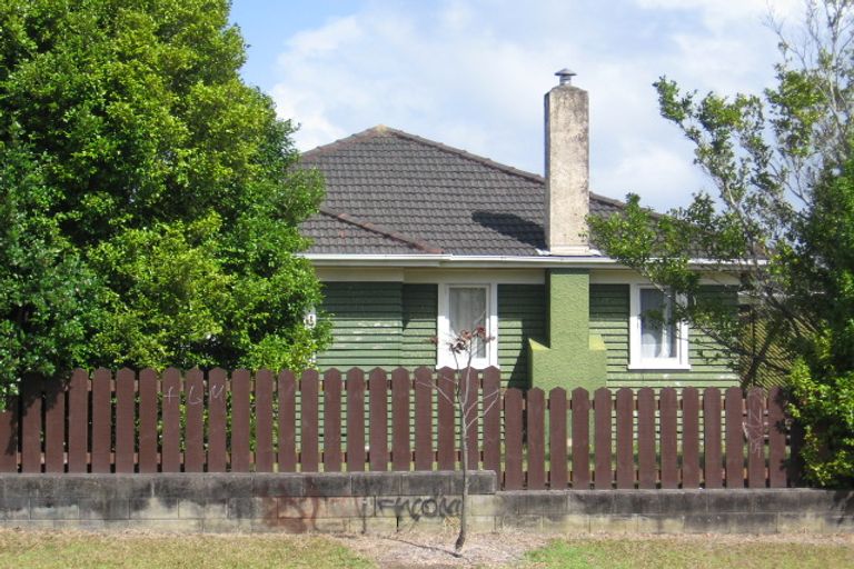 Photo of property in 1/66 St Leonards Road, Kelston, Auckland, 0602