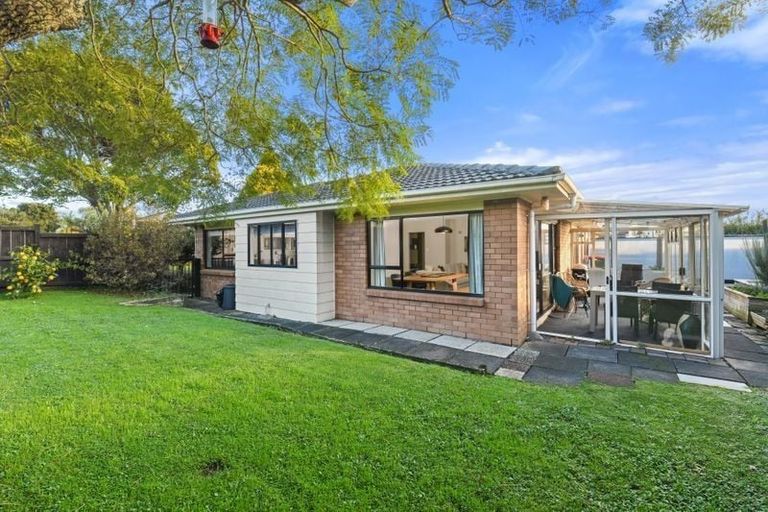 Photo of property in 2/3 Skilling Place, Farm Cove, Auckland, 2012