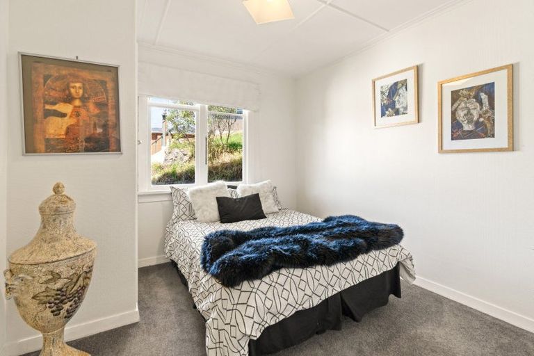 Photo of property in 96 Easther Crescent, Kew, Dunedin, 9012