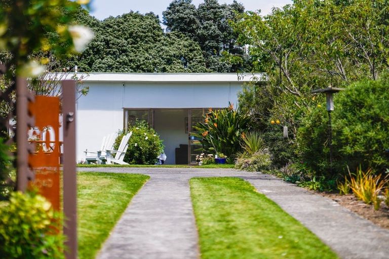 Photo of property in 60 Makora Road, Otaihanga, Paraparaumu, 5036