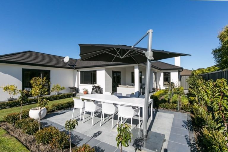 Photo of property in 21 Haast Place, Poraiti, Napier, 4112