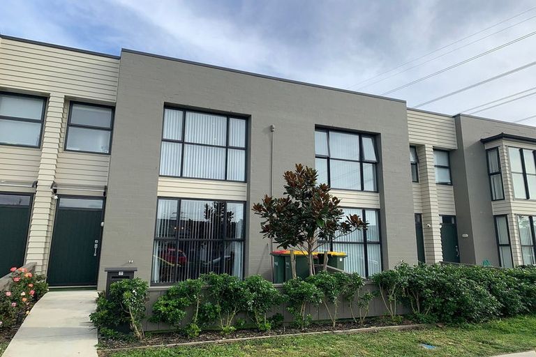 Photo of property in 12 Rere Close, Takanini, 2112