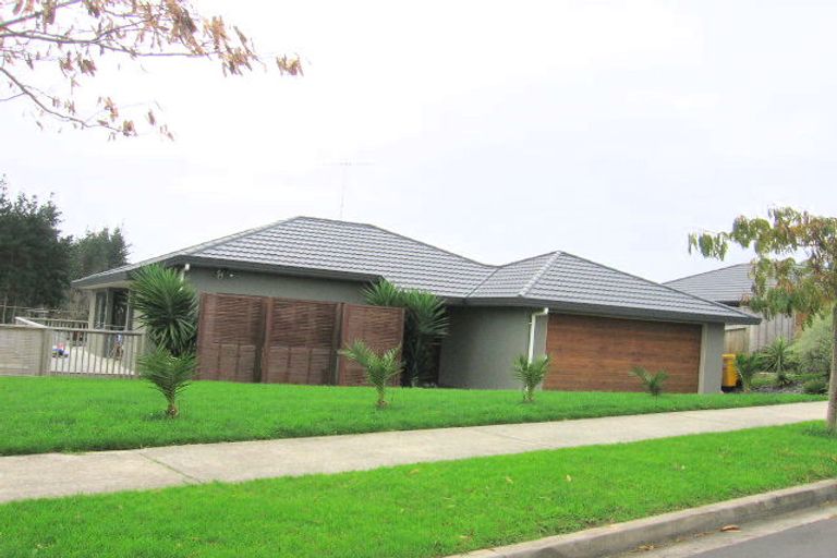 Photo of property in 122 Te Wharau Drive, Greenhithe, Auckland, 0632