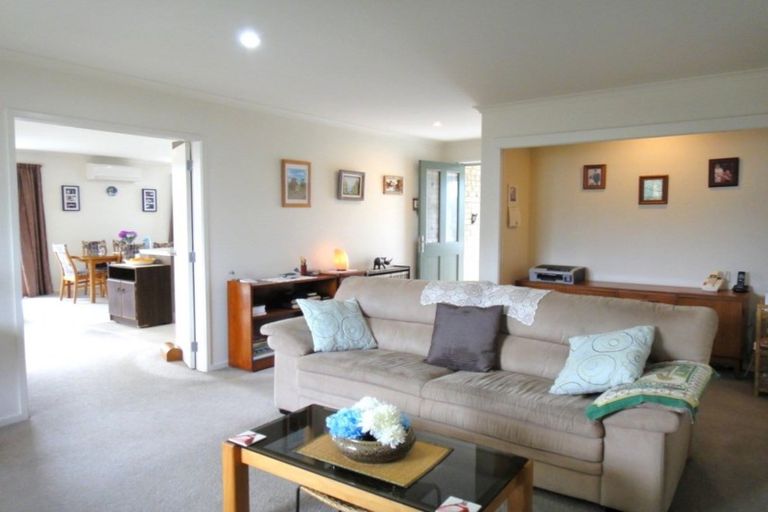 Photo of property in 4 Wai Place, One Tree Point, 0118