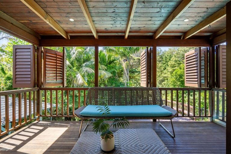 Photo of property in 22 Hebe Place, Birkenhead, Auckland, 0626