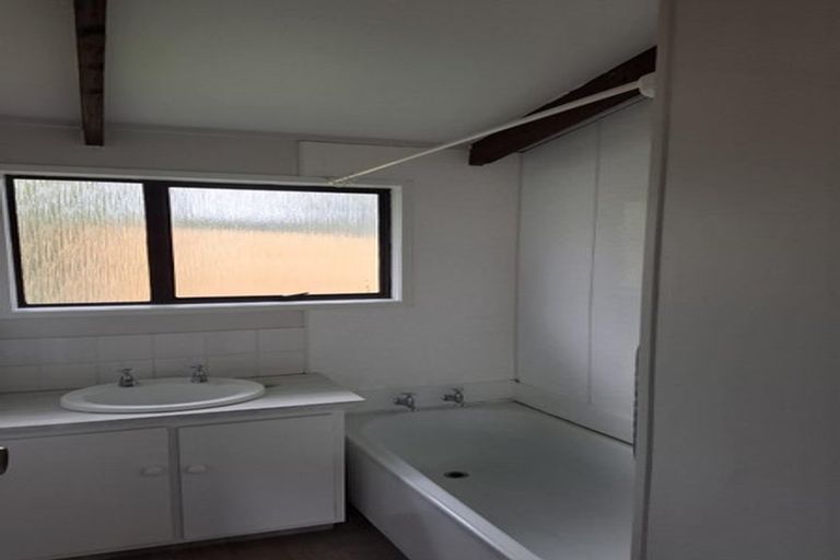 Photo of property in 2/8 Ambury Road, Mangere Bridge, Auckland, 2022