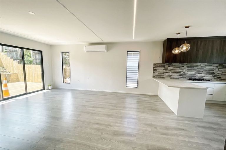 Photo of property in 2b Marina Road, Torbay, Auckland, 0630