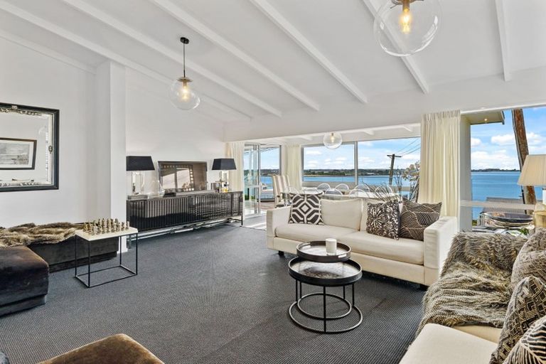 Photo of property in 28 Mount Pleasant Road, Mount Pleasant, Christchurch, 8081