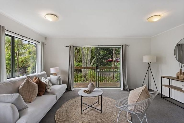 Photo of property in 12a Seaton Road, Murrays Bay, Auckland, 0630