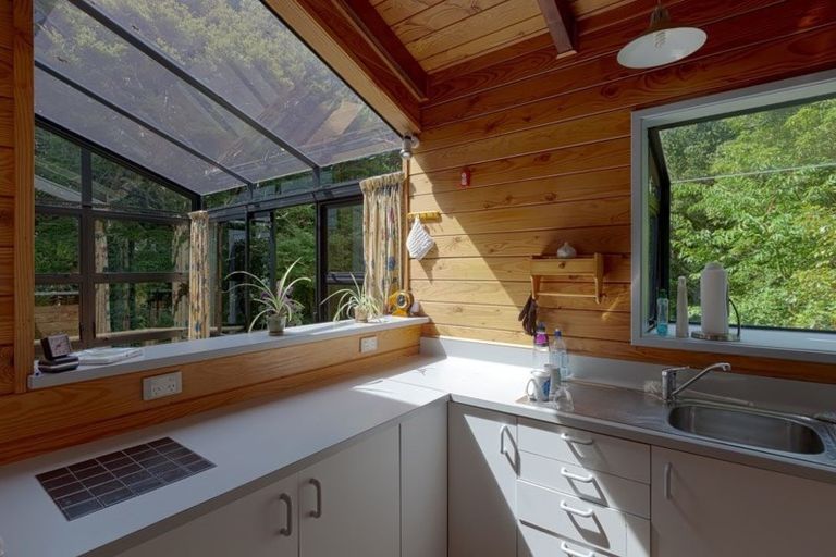 Photo of property in 12a Marina Grove, Frankleigh Park, New Plymouth, 4310