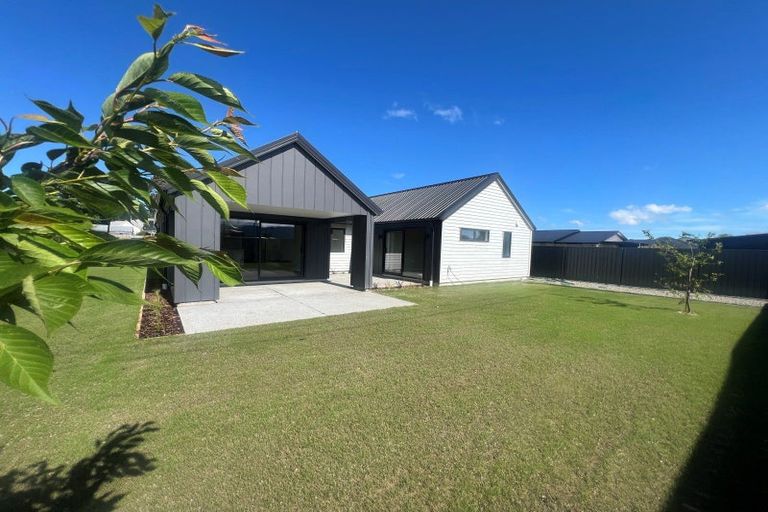 Photo of property in 11 Hereford Drive, Carterton, 5713