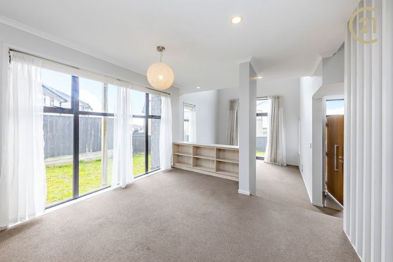 Photo of property in 18 Hirimate Place, Flat Bush, Auckland, 2019