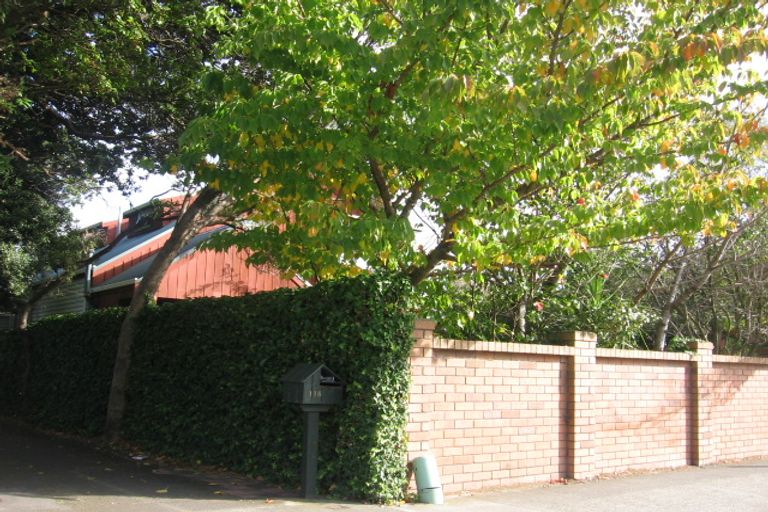 Photo of property in 118a Woburn Road, Woburn, Lower Hutt, 5010