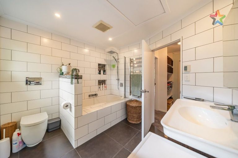 Photo of property in 36a Cambridge Terrace, Waiwhetu, Lower Hutt, 5010