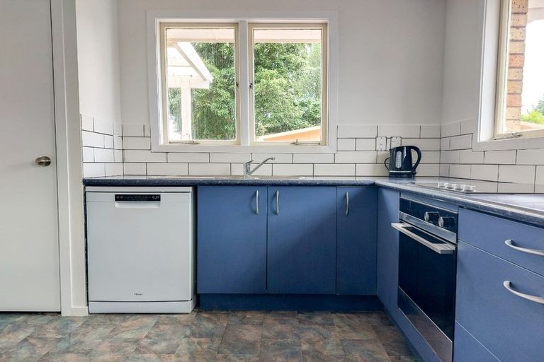 Photo of property in 42 Coleridge Drive, Enderley, Hamilton, 3214