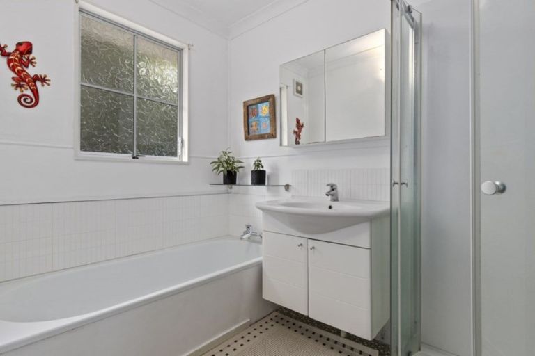Photo of property in 72b Oakfield Crescent, Pukete, Hamilton, 3200