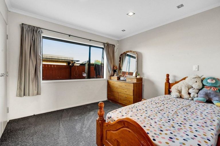 Photo of property in 5d James Drive, Bell Block, New Plymouth, 4312