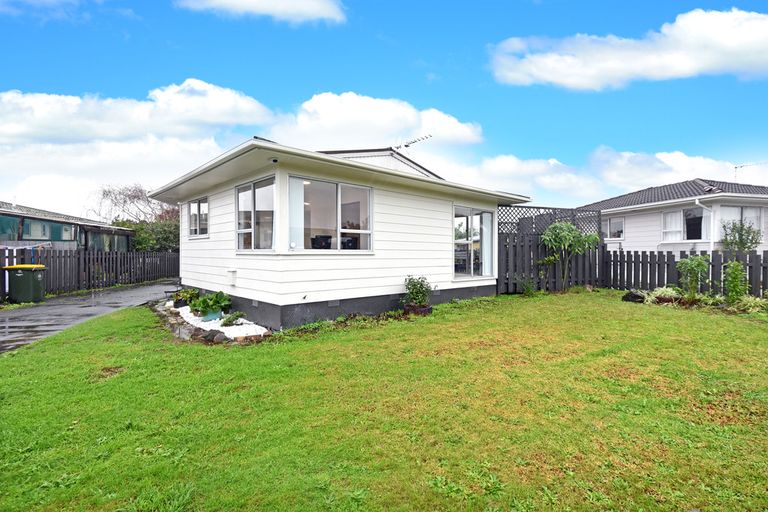 Photo of property in 30 Sharland Avenue, Manurewa, Auckland, 2102