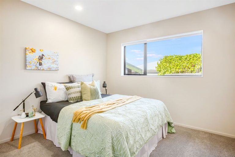 Photo of property in 32 Tongariro Drive, Aotea, Porirua, 5024