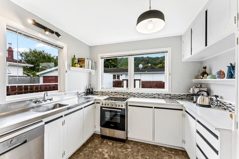 Photo of property in 1 Ruapae Grove, Trentham, Upper Hutt, 5018