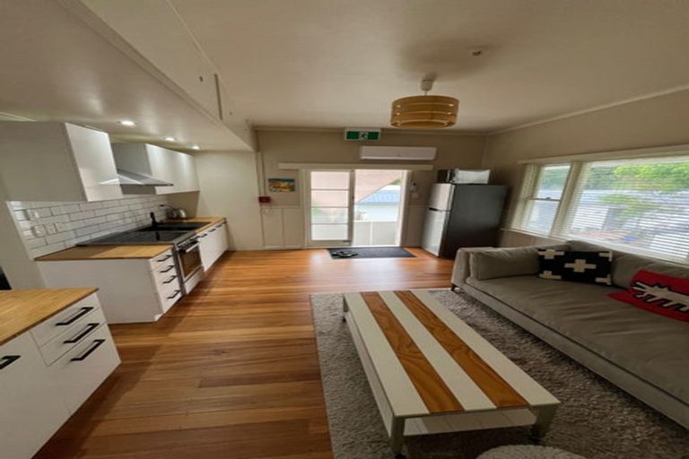 Photo of property in 62 Moana Road, Okitu, Gisborne, 4010