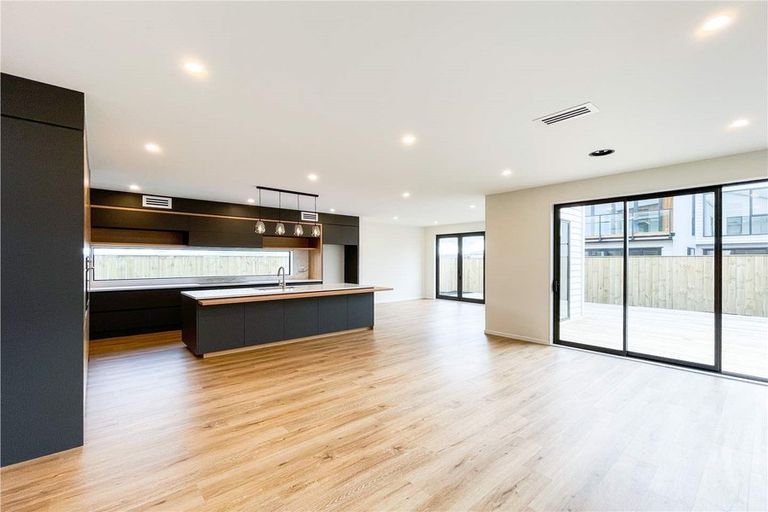 Photo of property in 5 Turbine Way, Hobsonville, Auckland, 0616