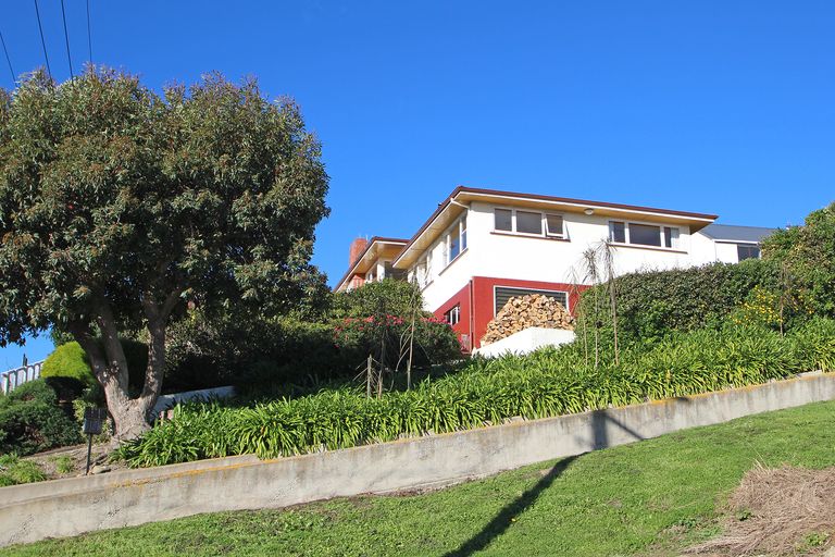 Photo of property in 12 Selwyn Street, South Hill, Oamaru, 9400
