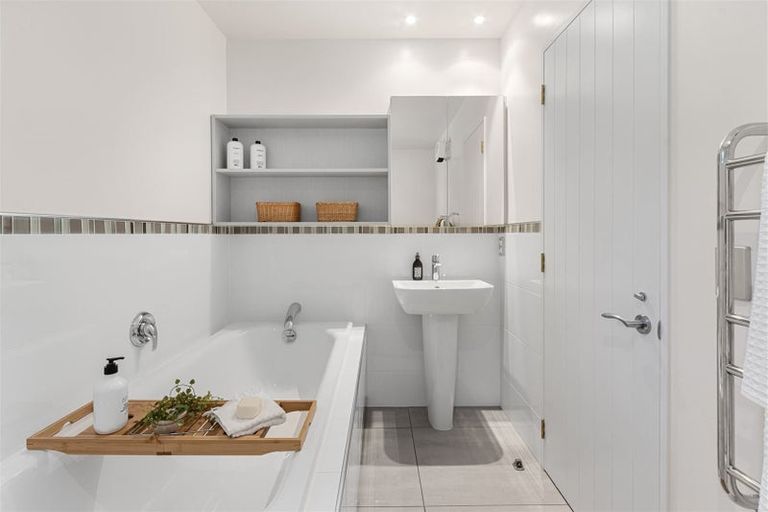 Photo of property in 44a Mcdougall Avenue, St Albans, Christchurch, 8014