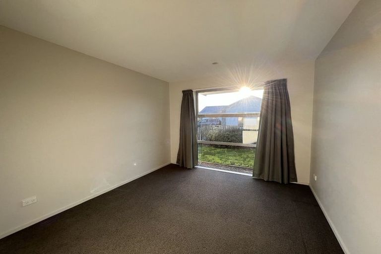 Photo of property in 5 Robalan Close, Halswell, Christchurch, 8025