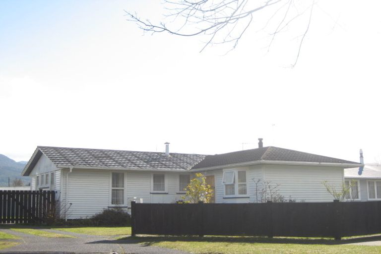 Photo of property in 7 Toi Grove, Turangi, 3334