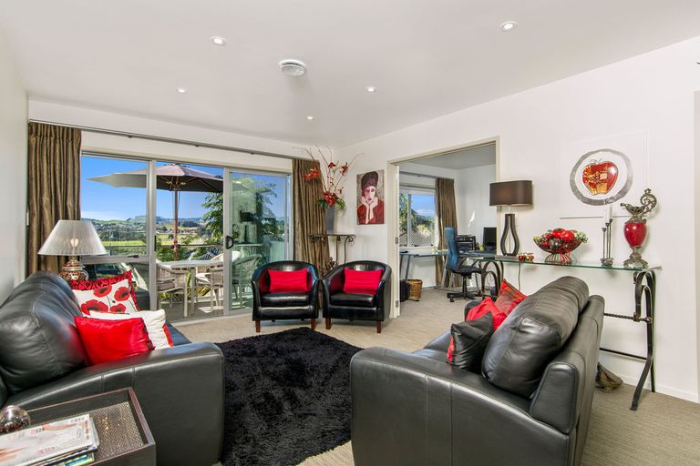 Photo of property in 11 Renner Place, Pyes Pa, Tauranga, 3112