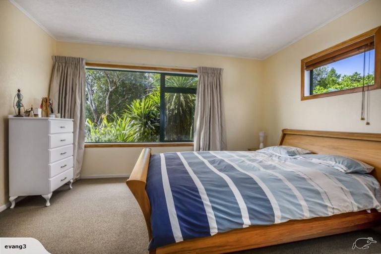 Photo of property in 21 Taupo Crescent, Plimmerton, Porirua, 5026