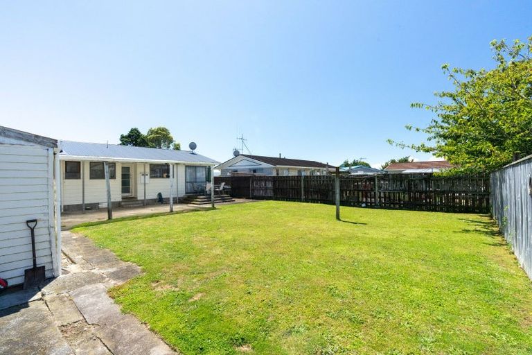 Photo of property in 33 Solway Street, Levin, 5510