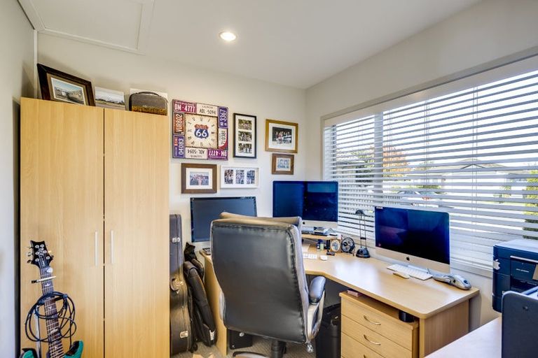 Photo of property in 10 Milford Place, Poraiti, Napier, 4112