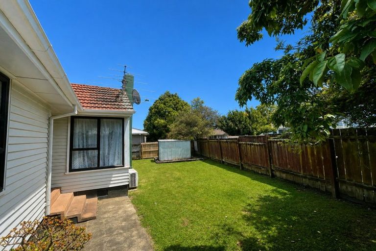 Photo of property in 1/50 Tawa Crescent, Manurewa, Auckland, 2102