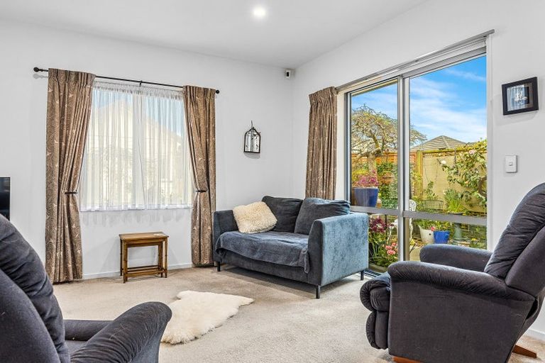 Photo of property in Yaldhurst Courts, 2/372 Yaldhurst Road, Russley, Christchurch, 8042