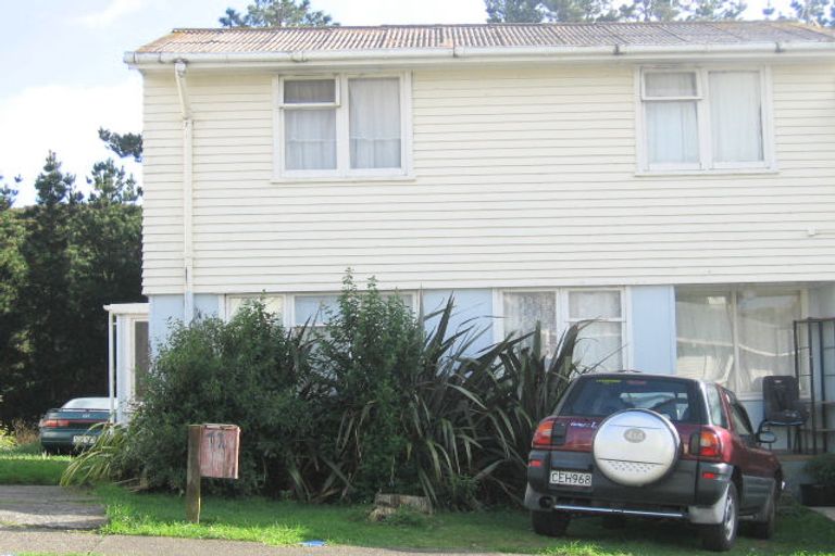 Photo of property in 11 York Place, Cannons Creek, Porirua, 5024